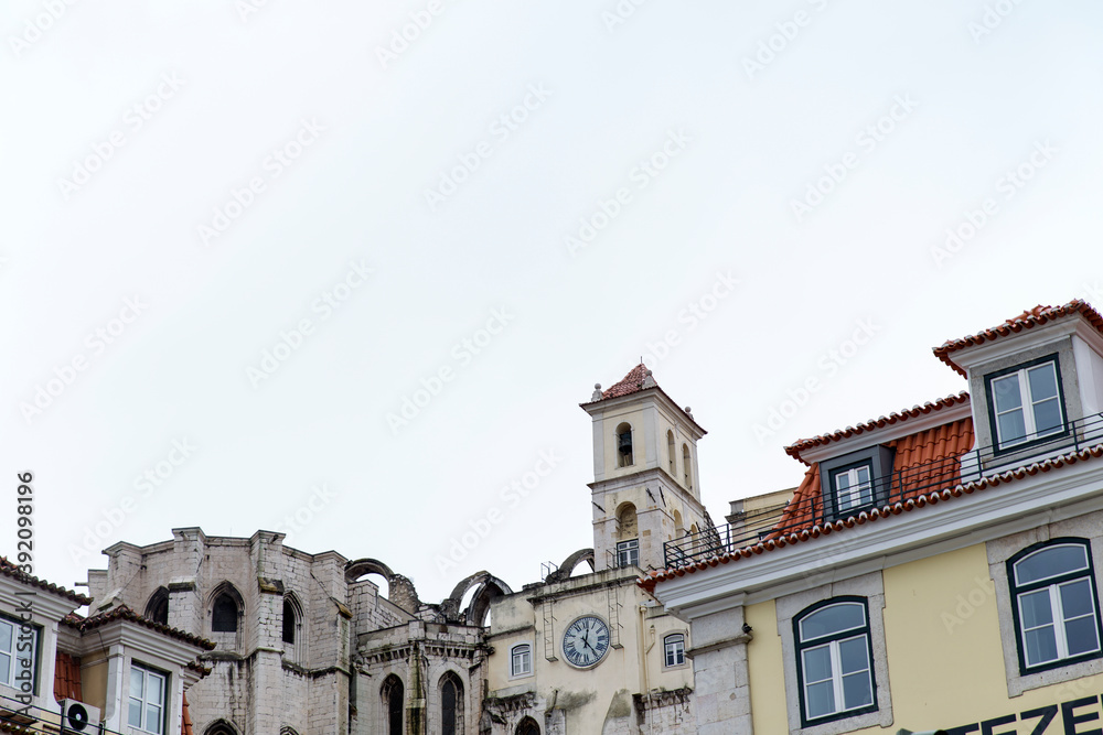 Convento o Iglesia con Torre en la ciudad de Lisboa, en el pais de Portugal