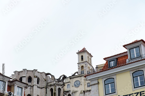 Convento o Iglesia con Torre en la ciudad de Lisboa, en el pais de Portugal © Alvaro Martin