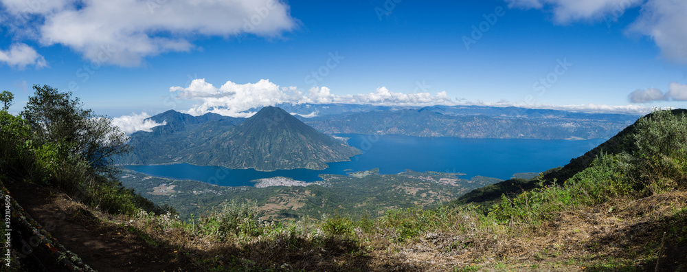 volcán San Pedro, suroeste de la caldera del lago de Atitlán en Guatemala. Tiene una altitud de 3.020, lago de Atitlán ,Guatemala, Central America
