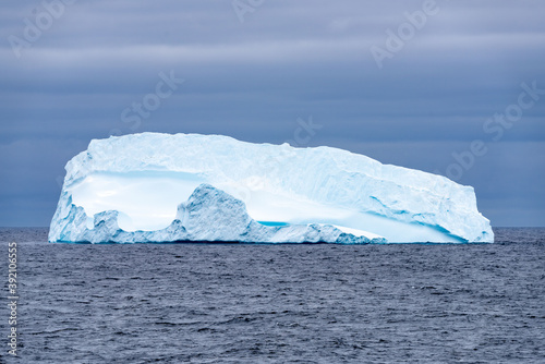 Wallpaper Mural iceberg Torontodigital.ca