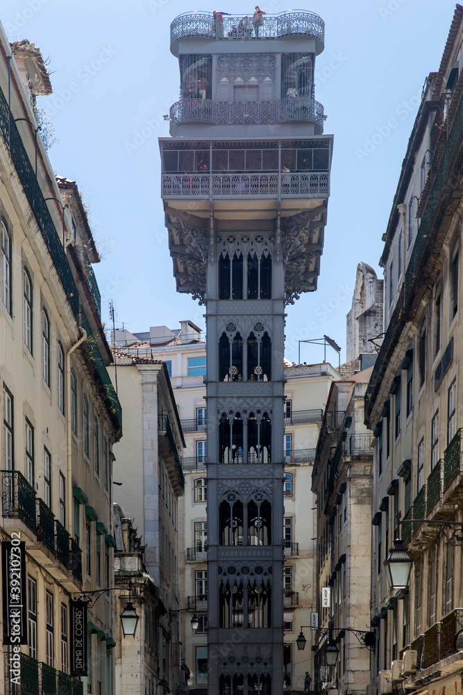 Elevador o Ascensor de Santa Justa en la ciudad de Lisboa, pais de Portugal