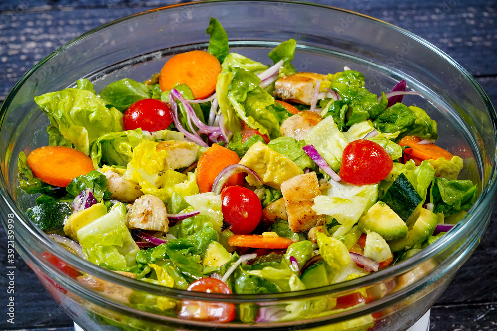 Healthy Chicken and Vegetable Salad / Staying Healthy by eating healthy / healthy eating