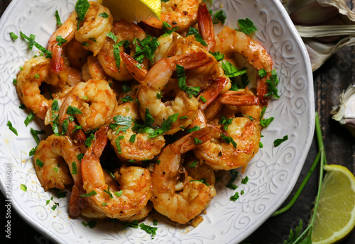 Bild auf Leinwand Delicious sauteed shrimp with mixed spicy.