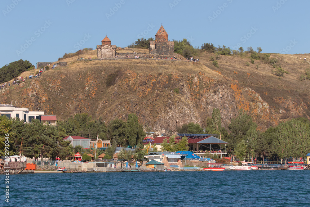 Φωτογραφία Sewanawank ist ein Kloster am nordwestlichen Ufer des Sewansees in der armenischen Provinz Gegharkunik, unweit der Stadt Sewan