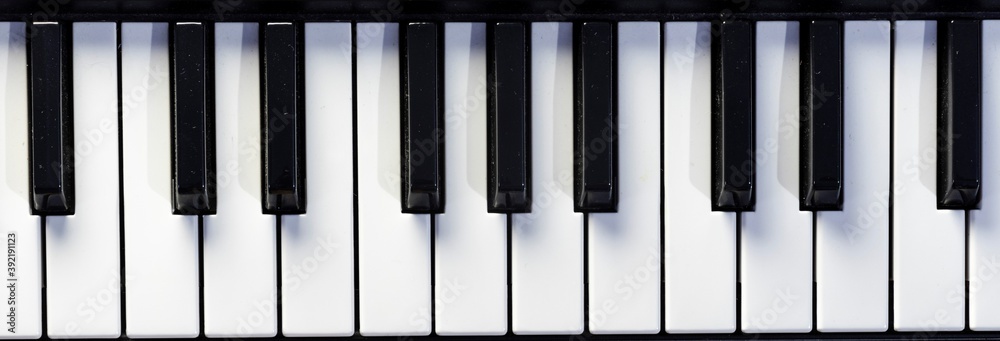 Widok z góry na klawisze fortepianu lub klawiatury #392191123 - Fortepian -  Obrazy na płótnie | ecowall24.pl