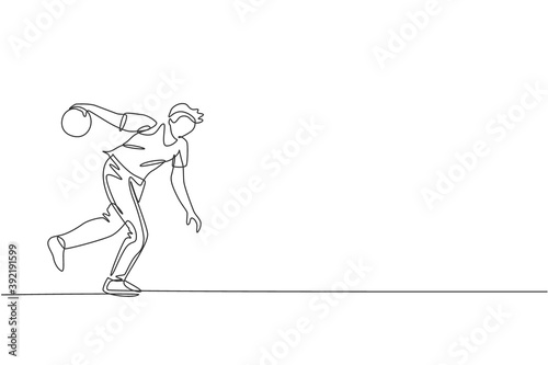 One single line drawing of young talented bowling player man throw ball to hit bowling pins graphic vector illustration. Healthy people lifestyle and sport concept. Modern continuous line draw design © Simple Line