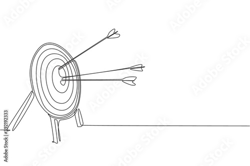 Single continuous line drawing of archery target pad was shot with arrows. Archery sport exercise with target board concept. Trendy one line draw design vector illustration graphic