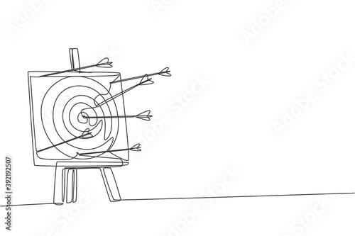 Single continuous line drawing of professional archer shot archery target not too precisely. Archery sport exercise with the bow concept. Trendy one line draw design vector illustration graphic