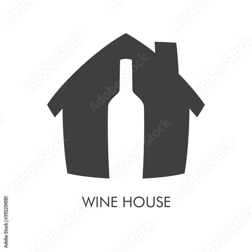 Logotipo con texto Wine House con silueta de botella de vino en casa en color gris