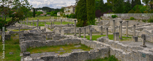 Panoramique site antique gallo-romains de Puymin à Vaison-la-Romaine (84110), Vaucluse en Provence-Alpes-Côte-d'Azur, France