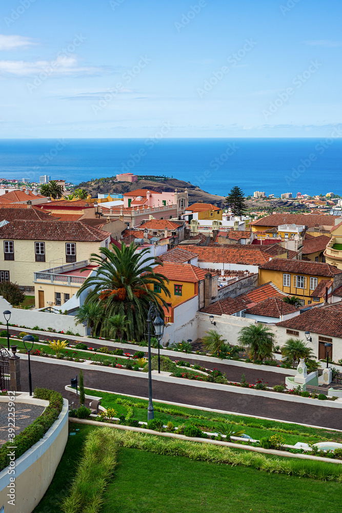 Obraz premium view of La Orotava city,Tenerife with Puerto de la Cruz in the background