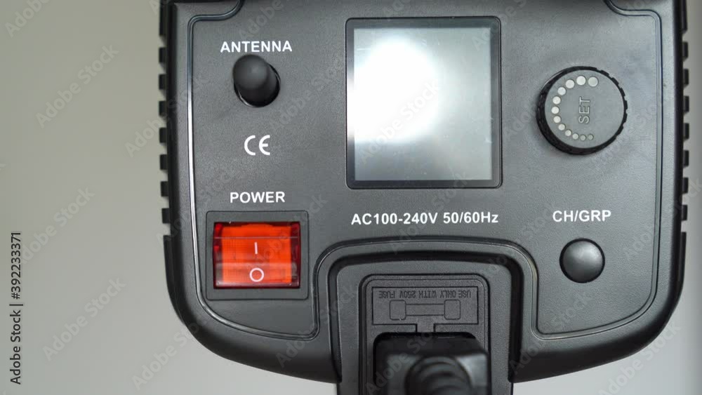 Turn off the light LED source of permanent light for photo and video shooting. Turn off the light LED source of permanent light for photo and video shooting.