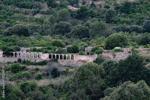 Wallpaper Mural Ca l'alemany ruinas en la montaña en badalona Torontodigital.ca