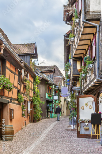 Fototapeta Naklejka Na Ścianę i Meble -  Street in Riquewihr, Alsace, France