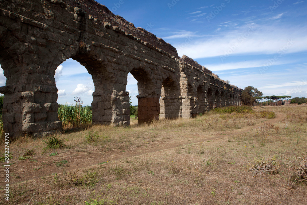 Acqua Claudia (Claudia Aqueduct), built by Caligola in 38 BC, completed by Claudio in 52 BC, Rome, Lazio, Italy Acqua Claudia (Claudia Aqueduct), built by Caligola in 38 BC, completed by Claudio in 52 BC, Rome, Lazio, Italy