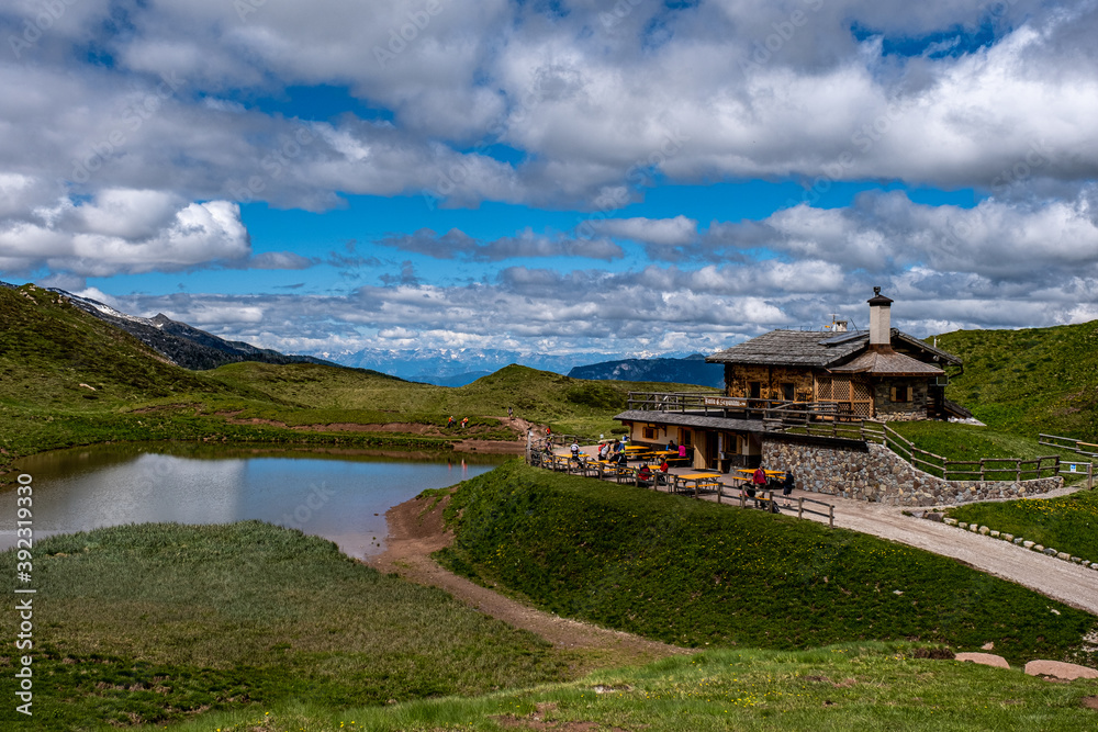 Dolomiti, Baita Segantini