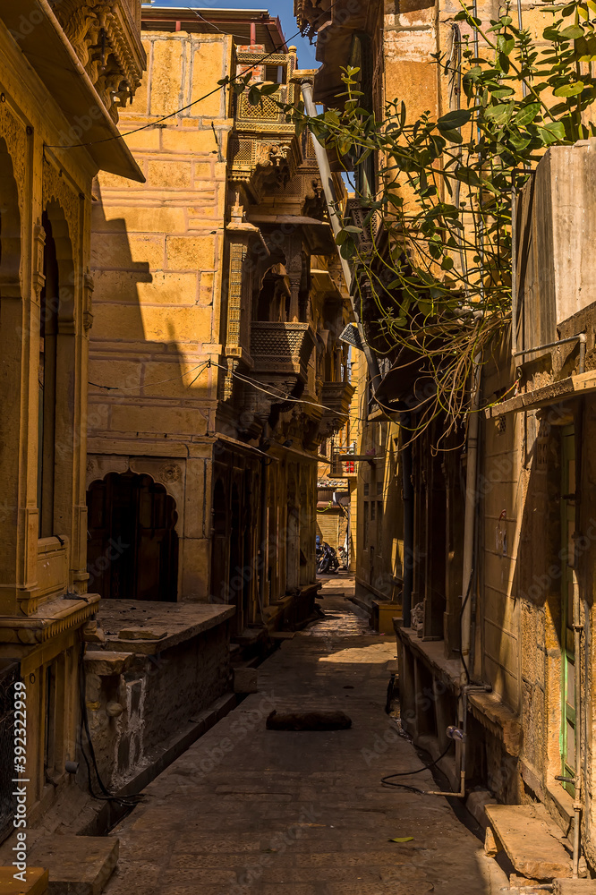 A view down a narrow alleyway in Jaisalmer, Rajasthan, India