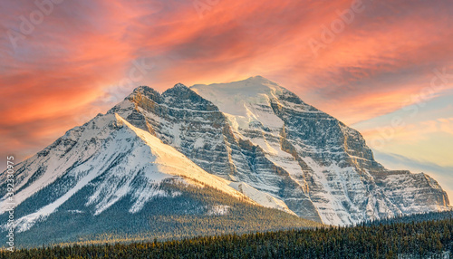 Canvas Print A beautiful sunset over the mountains of Banff in Canada