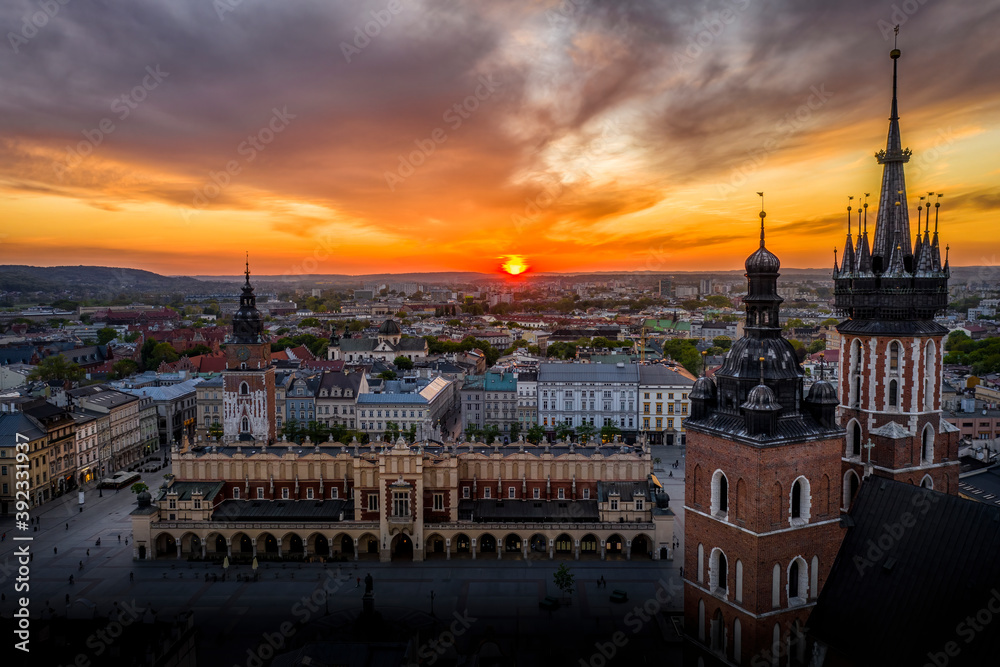 Naklejka premium Main Square in Krakow at sunset, Poland