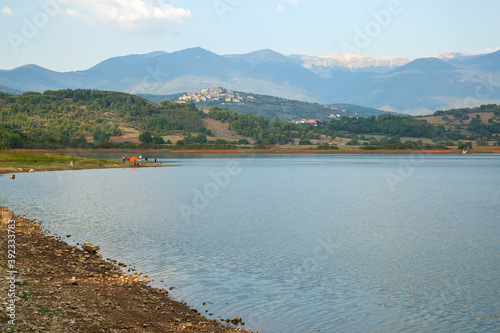immagine aerea del lago di Canterno