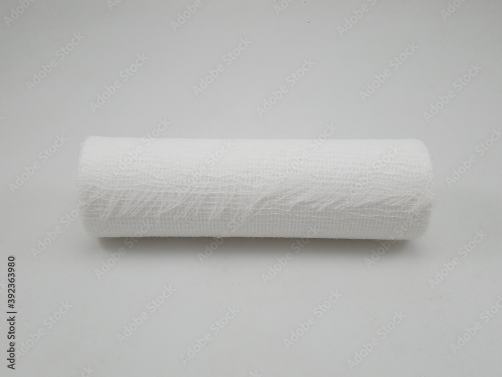 Obraz premium White gauze bandage use to cover wounded area