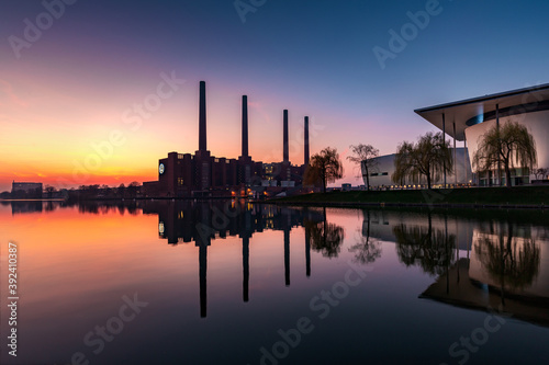 Mittellandkanal Wolfsburg - Sonnenuntergang - Blick auf VW Kraftwerk mit Hochhaus photo