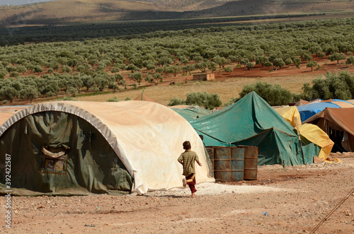 Canvas Print IDLIB, SYRIA - Jun 17, 2013: Internally displaced child Syrian refugees