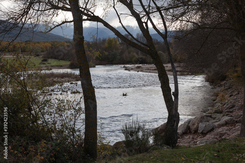 Paisaje, bosques y lagos de Rascafría en la sierra de Madrid