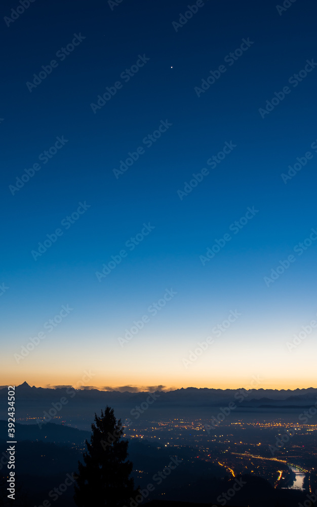 Fototapeta premium Vista di Torino dall'alto al tramonto 