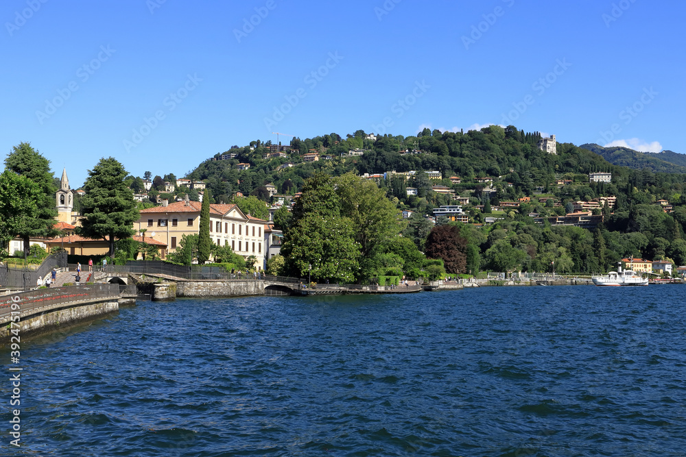 lugolago di como in italia, lakefront of como in italy 