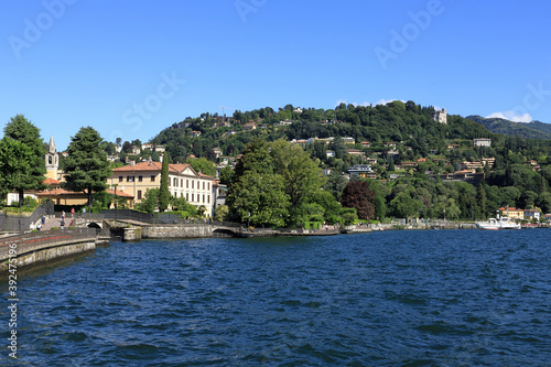 lugolago di como in italia, lakefront of como in italy 