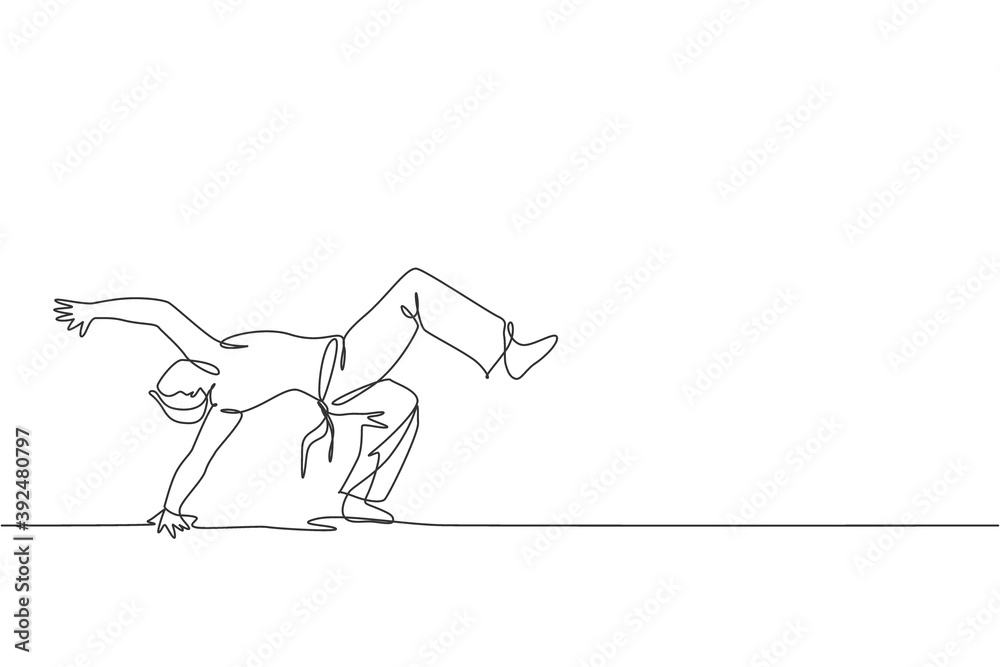 One continuous line drawing young sporty Brazilian fighter man training capoeira on the beach. Healthy traditional fighting sport concept. Dynamic single line draw design graphic vector illustration