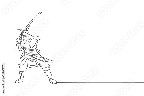 One continuous line drawing of young bravery samurai shogun wearing mask ready to attack at training session. Martial art combative sport concept. Dynamic single line draw design vector illustration