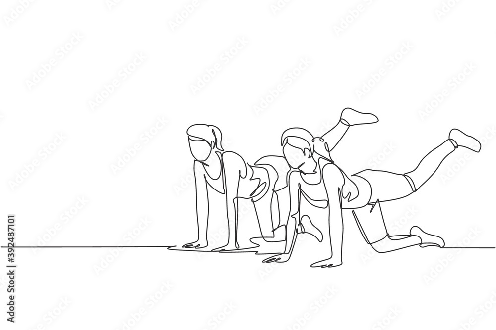 One continuous line draw of two young sporty women working out pose pilates push up together in fitness gym center. Healthy fitness sport concept. Dynamic single line draw design vector illustration