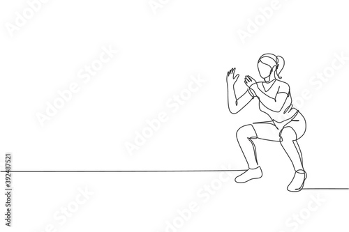 Single continuous line drawing of young happy woman exercising doing squat movement in sport center gym club. Sport training fitness concept. Trendy one line draw design graphic vector illustration