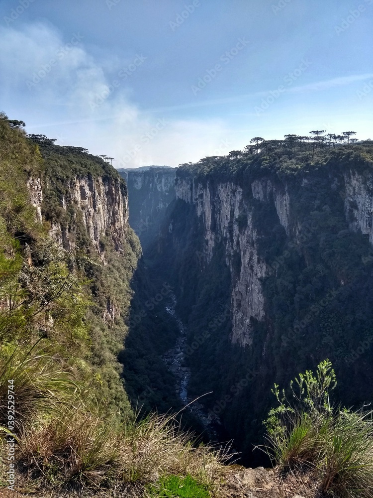 Waterfall - Cânion Itaimbezinho - Parque Nacional de Aparados da Serra - Canyons
Aparados da Serra National Park is in south Brazil. It’s known for the Fortaleza and Itaimbezinho Canyon