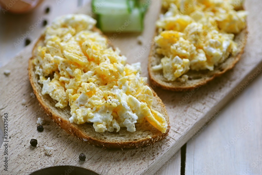 Scrambled egg on bread Scrambled egg on bread