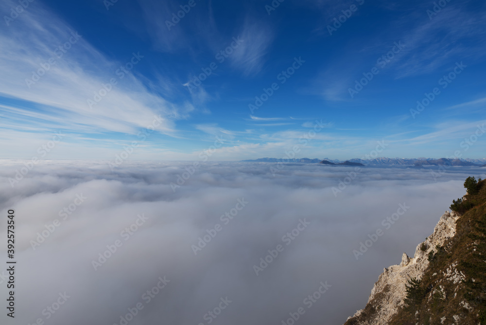 Escursione sul Monte Chiampon in autunno con vista sul Monte Cuarnan