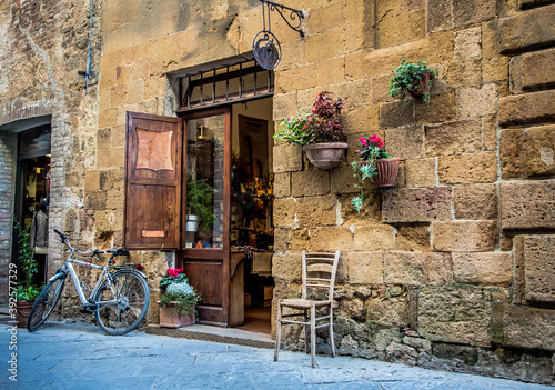 Fototapeta Naklejka Na Ścianę i Meble -  Beautiful Italian old street. Tuscany, Italy