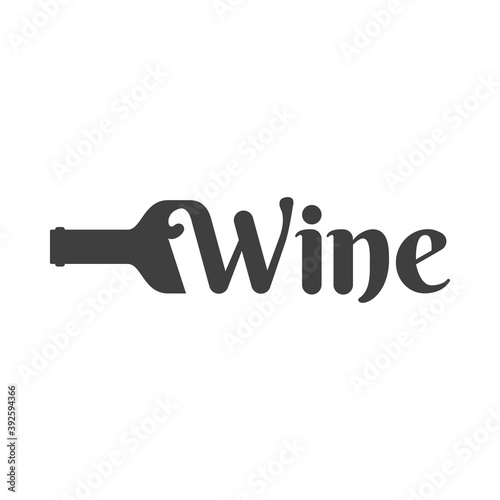 Logotipo con tipografía Wine en botella de vino en color gris