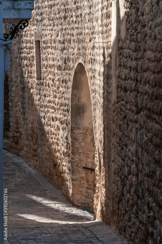 Puerta de entrada al castillo y fortaleza del municipio de vejer de la frontera en cadiz andalucía españa.