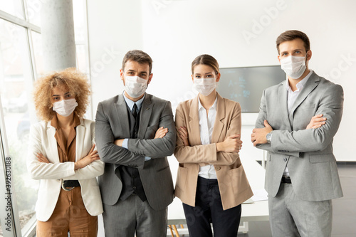 Group of business people st...