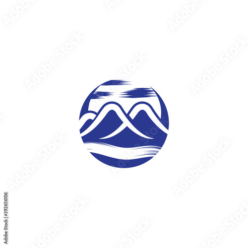 Mountain icon Logo Template Vector illustration design