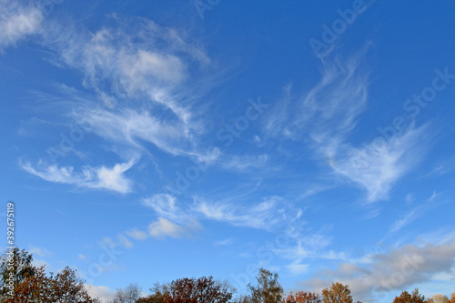 Canvas Print interesting patterns of clouds in the autumn sky