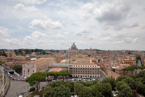 Panoramic view on the Papal Basilica of St. Peter in Vatican and city of Rome © TravelFlow