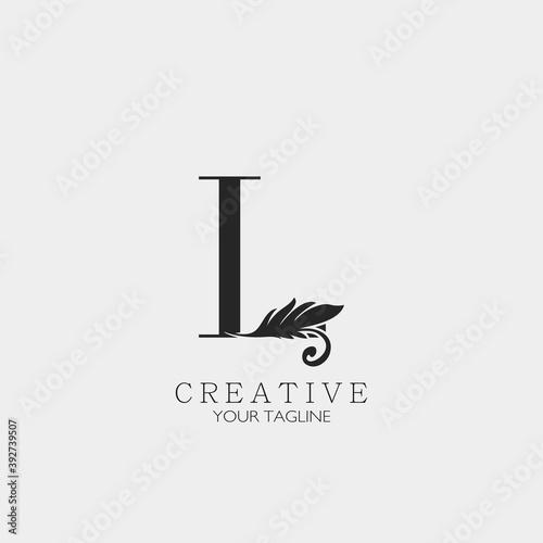 L Letter Minimalist Initial Nature Tropical Leaf logo Icon, monogram vector design concept nature vintage luxury.