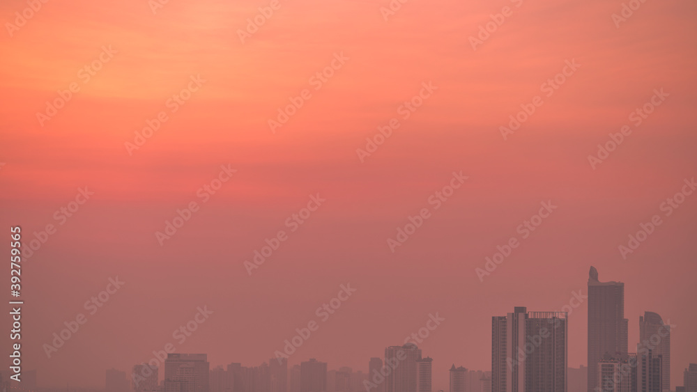 Panorama view of panoramic city views, overlooking a wide range of high-rise buildings, blurred breezes, residential distribution (condominiums, offices, expressways) Panorama view of panoramic city views, overlooking a wide range of high-rise buildings, blurred breezes, residential distribution (condominiums, offices, expressways)