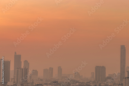 Panorama view of panoramic city views  overlooking a wide range of high-rise buildings  blurred breezes  residential distribution  condominiums  offices  expressways 