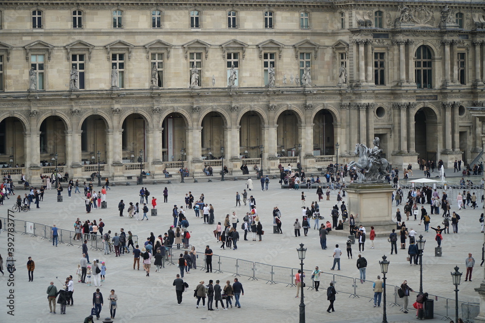 Obraz premium パリ ルーヴル美術館