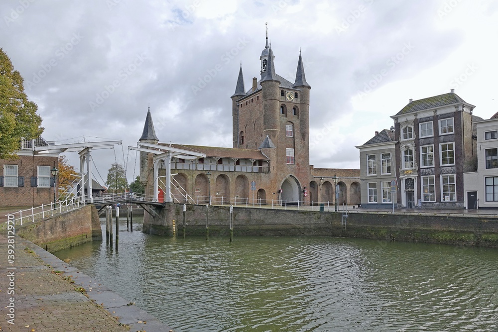 Obraz premium Hafen und Zuidhavenpoort in Zierikzee